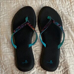 Sanuk Women's Black and Teal Flip-Flops